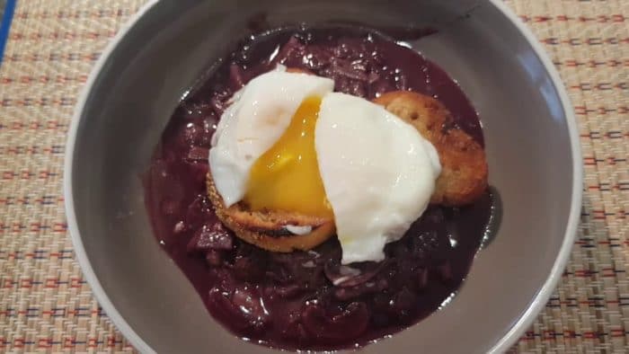 Oeuf poché à la vigneronne